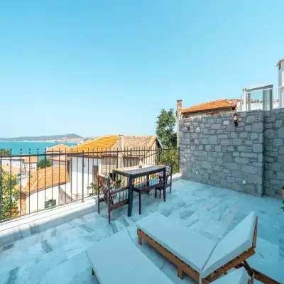 Rebetiko Luxury Hotel & Pool