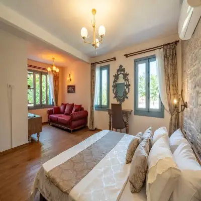 Rebetiko Luxury Hotel & Pool