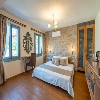 Rebetiko Luxury Hotel & Pool