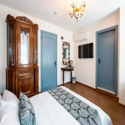 Rebetiko Luxury Hotel & Pool