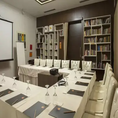 Şiir Otel