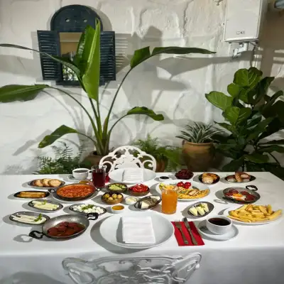 Ada Palas Hotel, +12