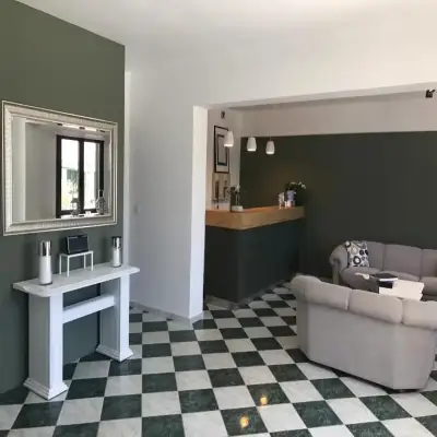 Natalie's Hotel