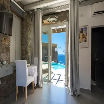 Greco Philia Luxury Suites & Villas