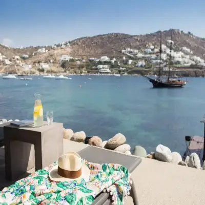 Kivotos Hotel