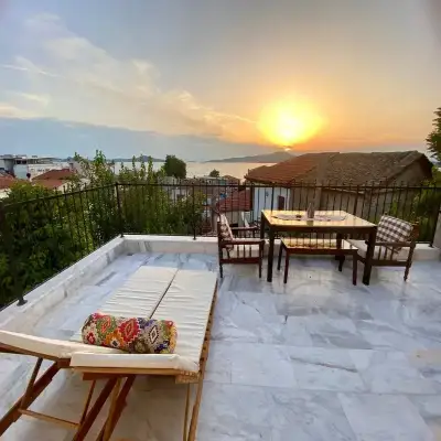 Rebetiko Luxury Hotel & Pool