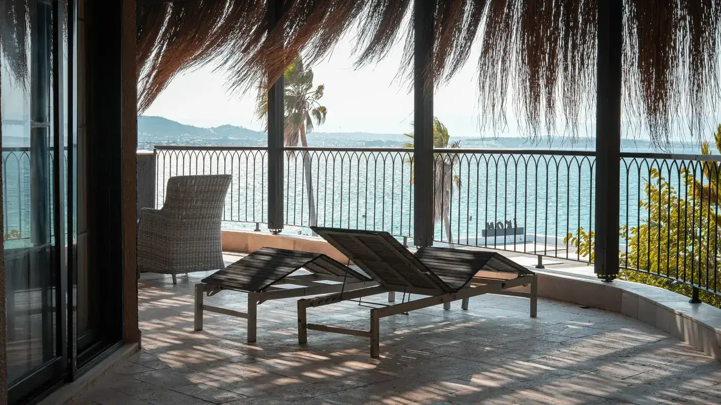 Panaroma Suite with Balcony and Sea View