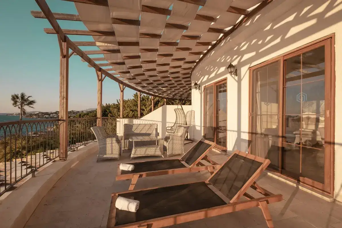 Panaroma Suite with Balcony and Sea View