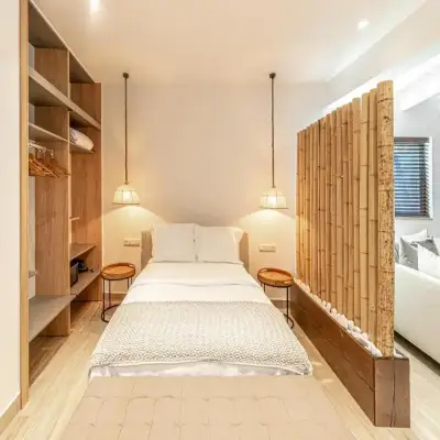 F & S LOUNGE SUITES