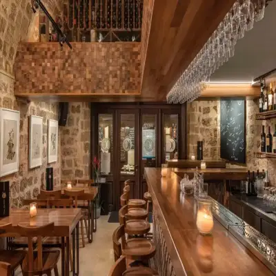 10GR Boutique Hotel & Wine Bar