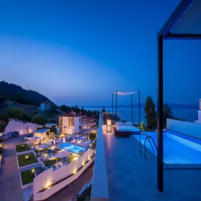 Villa D'Oro - Luxury Villas & Suites