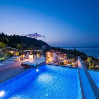 Villa D'Oro - Luxury Villas & Suites
