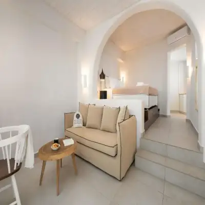 Melidron Hotel & Suites