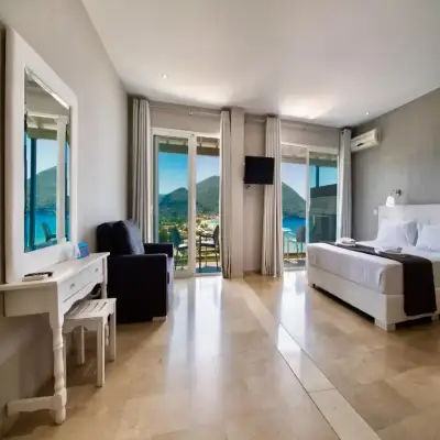 Ponti Beach Hotel