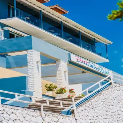 Ponti Beach Hotel