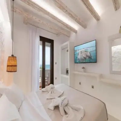 Nikos Apartments and Studios
