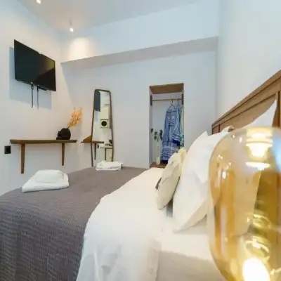 La Vie Hydra Luxury Suites