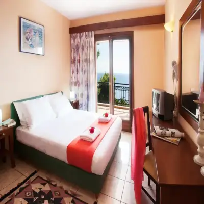 La Luna Hotel