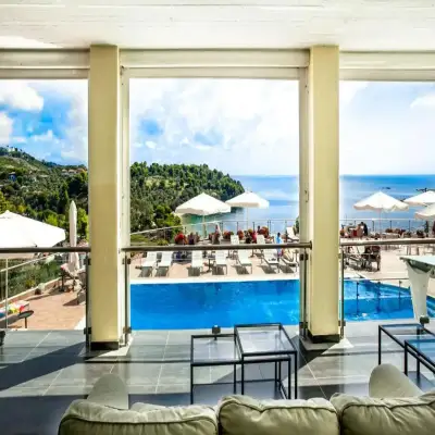 La Luna Hotel