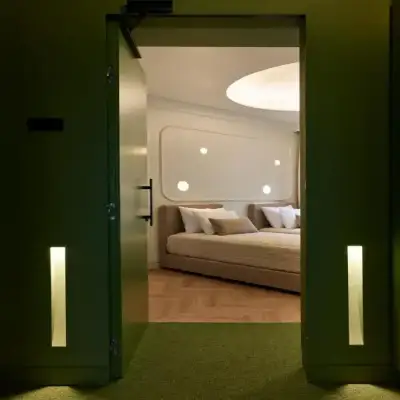 DWELL - Elegant City Stay