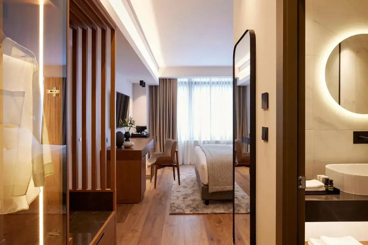 Teight Executive Room