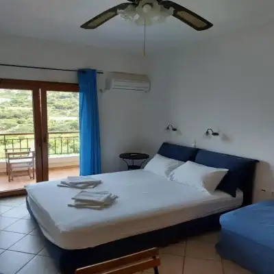 Anarrousa Studios & Apartments