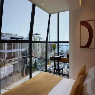 Noa Hotel