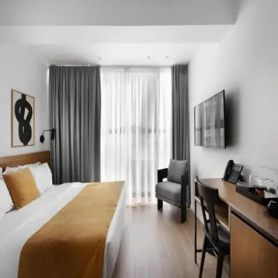 Noa Hotel