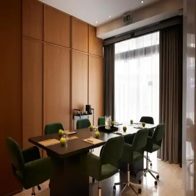 Noa Hotel