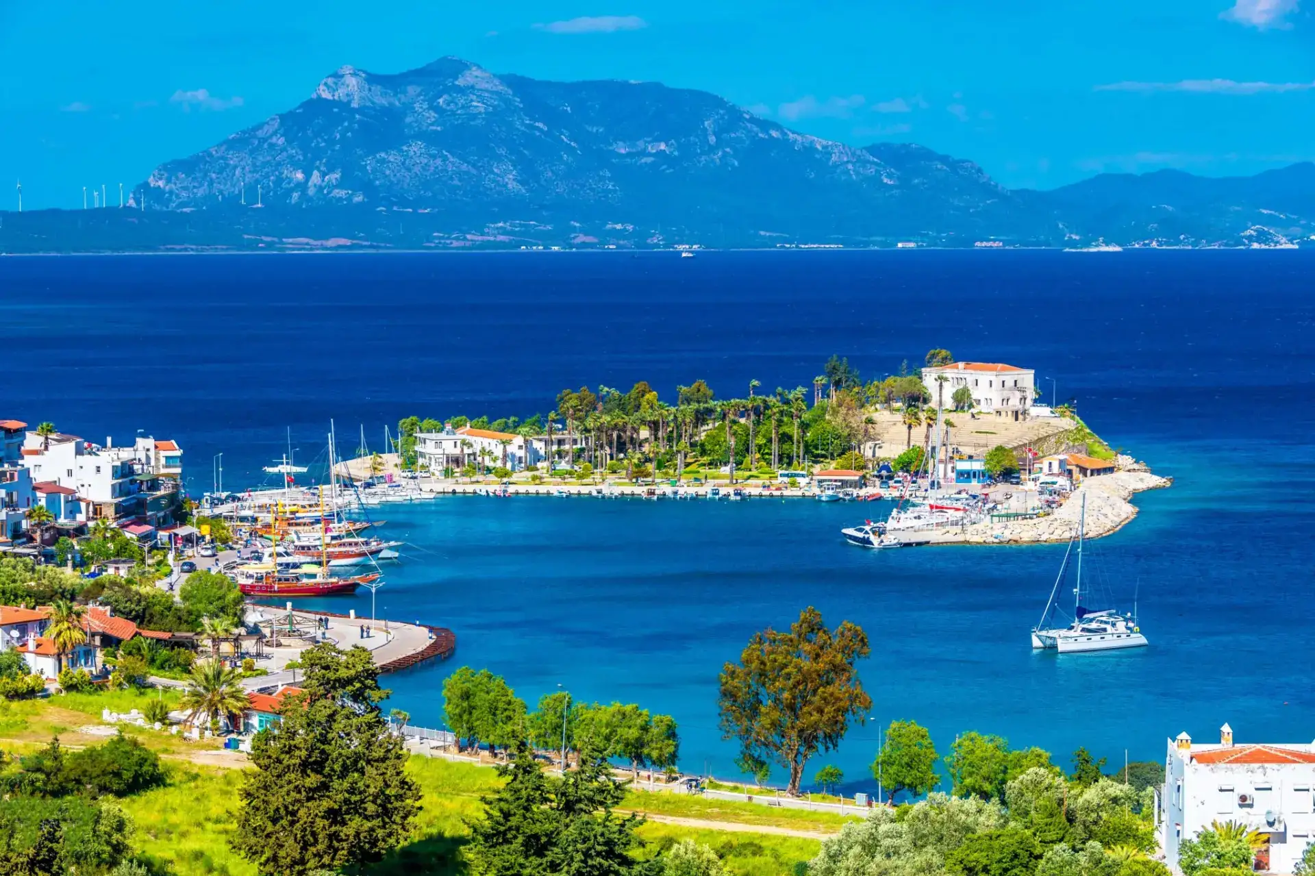 Datça ve Ayvalık: Ege'nin Saklı Hazineleri