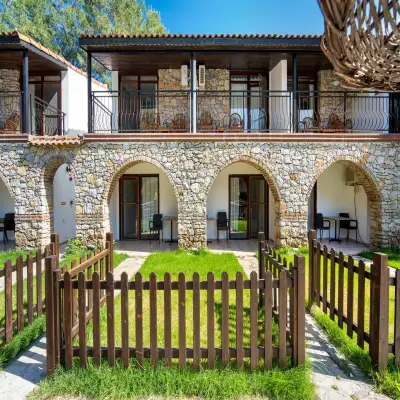Alados Otel