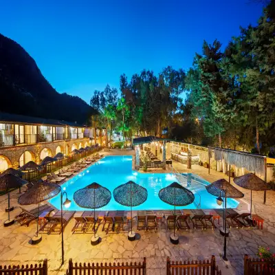 Alados Otel
