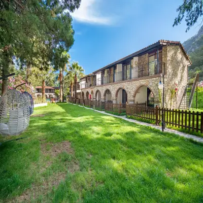 Alados Otel