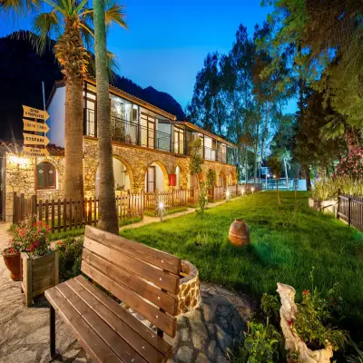 Alados Otel