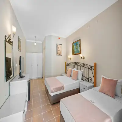 Alados Otel