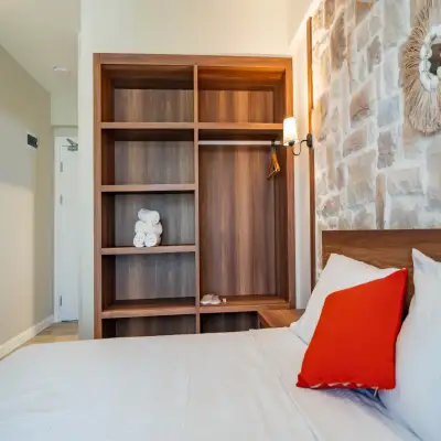 Thales Otel