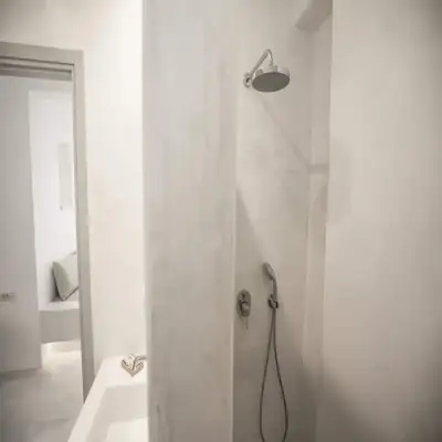 Ios Art Studios & Luxury Apartments