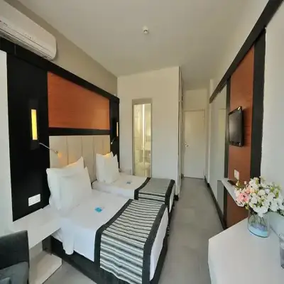 Ladin Otel