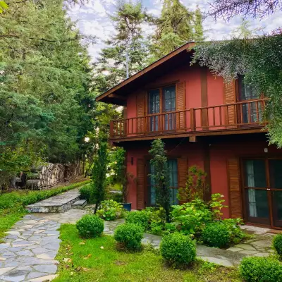 The Lake House, +12