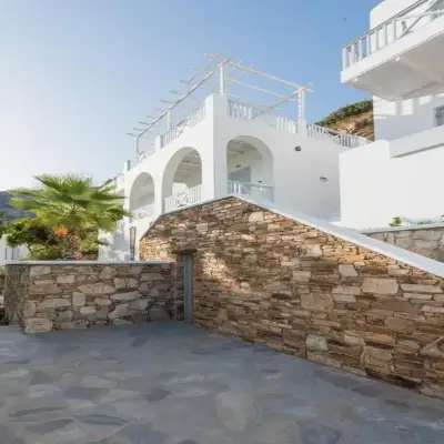Far Out Hotel & Spa