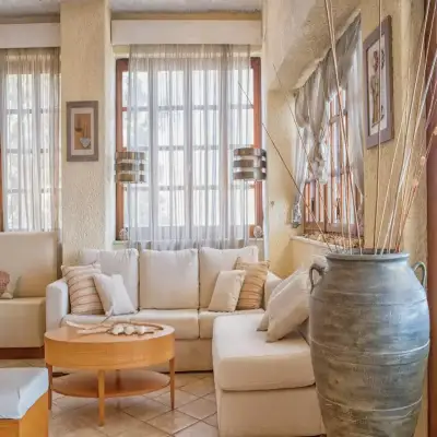 Cavos Bay Hotel & Studios