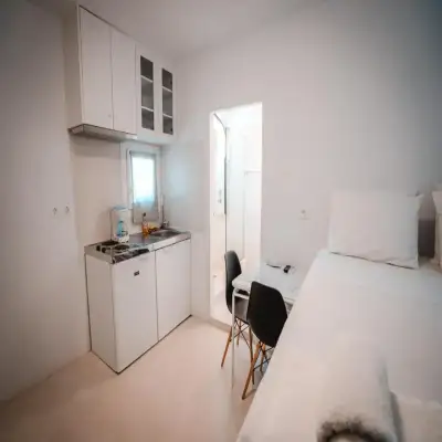 Esmeralda Apartments