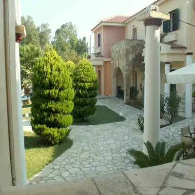 Elanthi Village Apartments