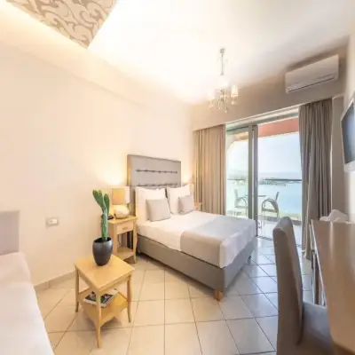 Balcony Hotel