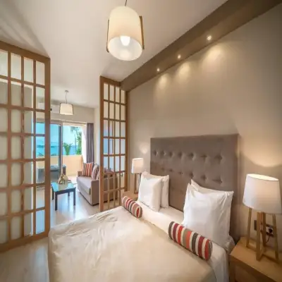 Balcony Hotel
