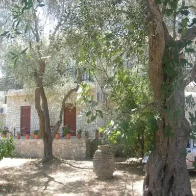Baronessa's Apartments