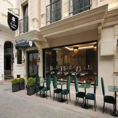 Le Petit Palace