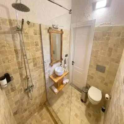 Armi Otel (+13)