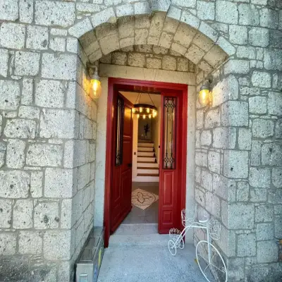 Armi Otel (+13)