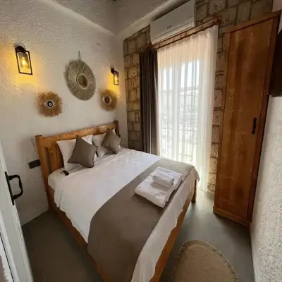Armi Otel (+13)